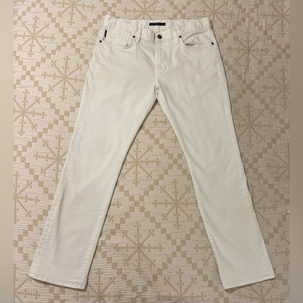 ($248) John Varvatos Bowery Slim Straight Jeans (Size: 32W30L; Color: White)